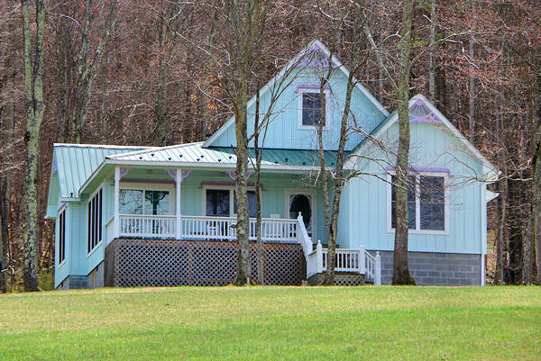 Gingerbread 2 Br Cabin Rental New River Gorge West Virginia